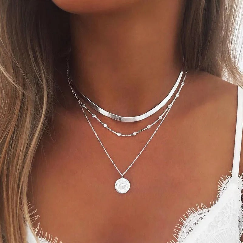 Dreifaches silbernes Halsband