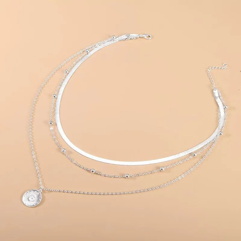 Dreifaches silbernes Halsband