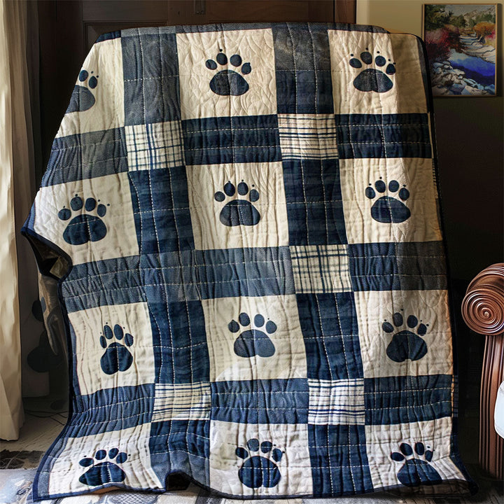Patchwork-Steppdecke mit Pfoten in Marineblau