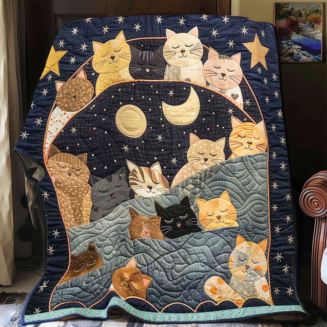 Steppdecke mit Katzen unter dem Mond