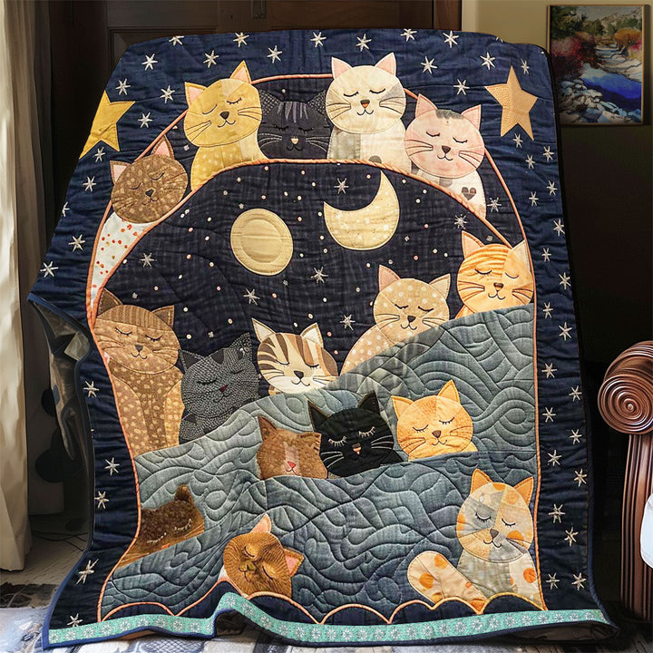 Steppdecke mit Katzen unter dem Mond