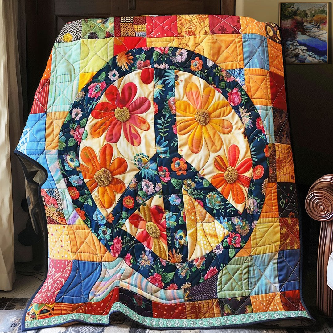 Patchwork-Steppdecke mit Peace-Zeichen aus Blumen