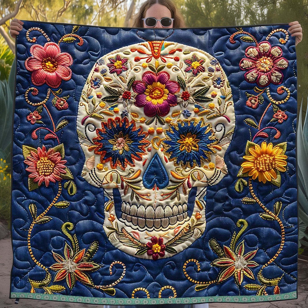 Steppdecke mit Calavera-Totenkopf auf Blau