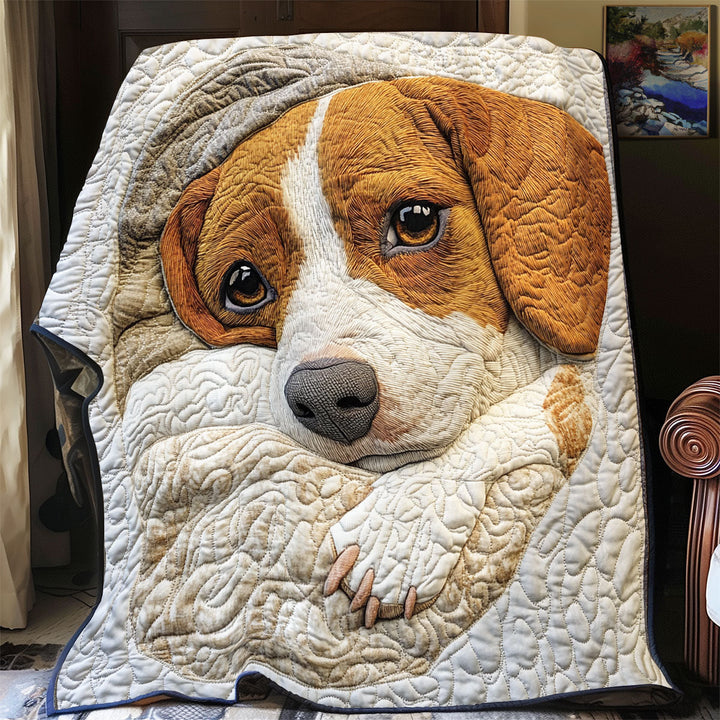 Steppdecke mit Beagle-Welpe
