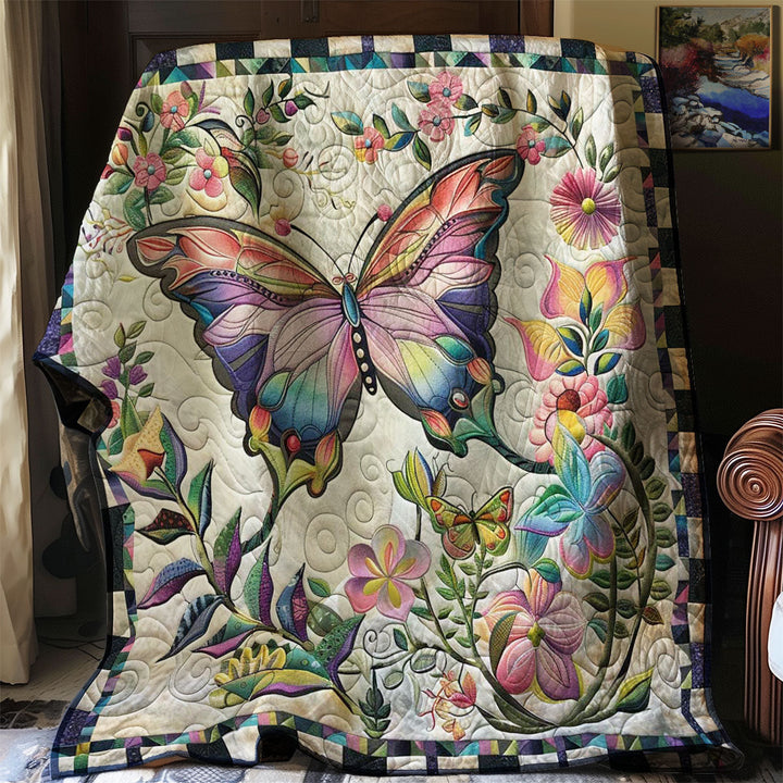 Steppdecke mit Regenbogen-Schmetterling