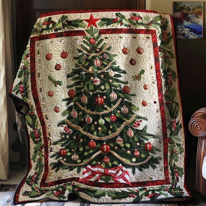 Weihnachts-Steppdecke mit geschmücktem Christbaum