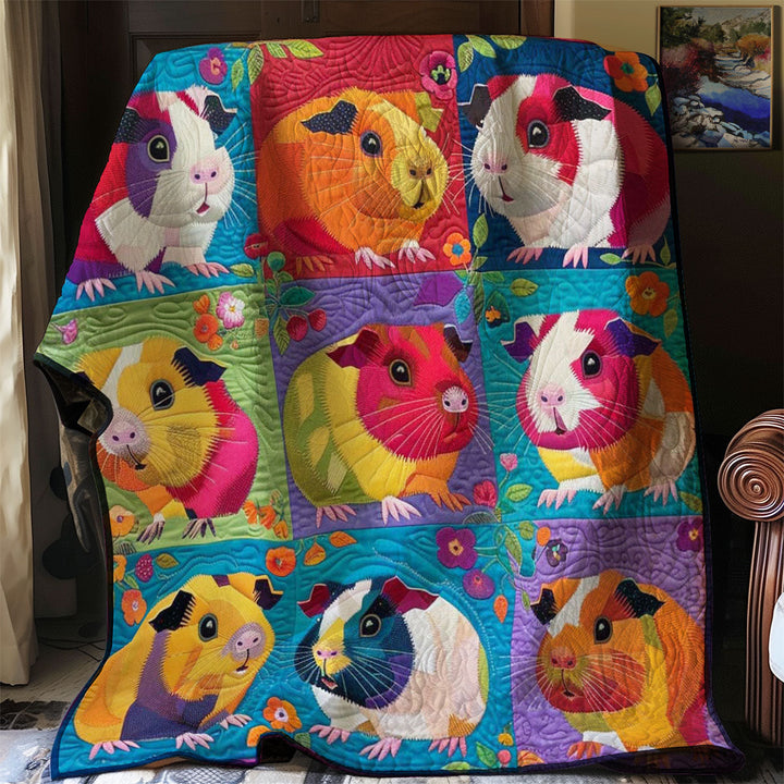 Steppdecke mit bunten Meerschweinchen