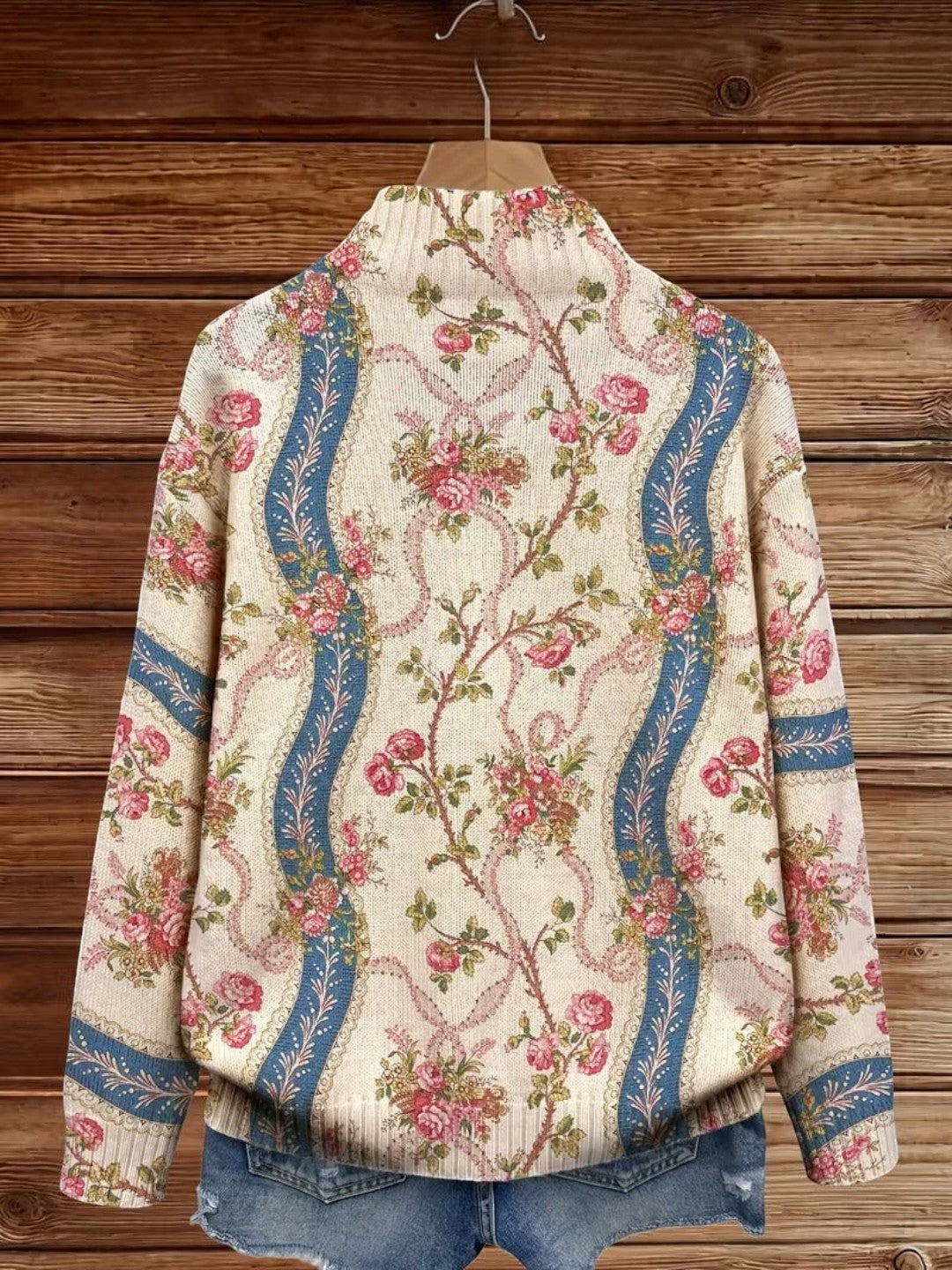 Sabine | Strickjacke mit Rosenrankenmuster