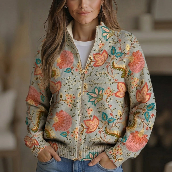 Petra | Strickjacke mit floralem Gartenmuster